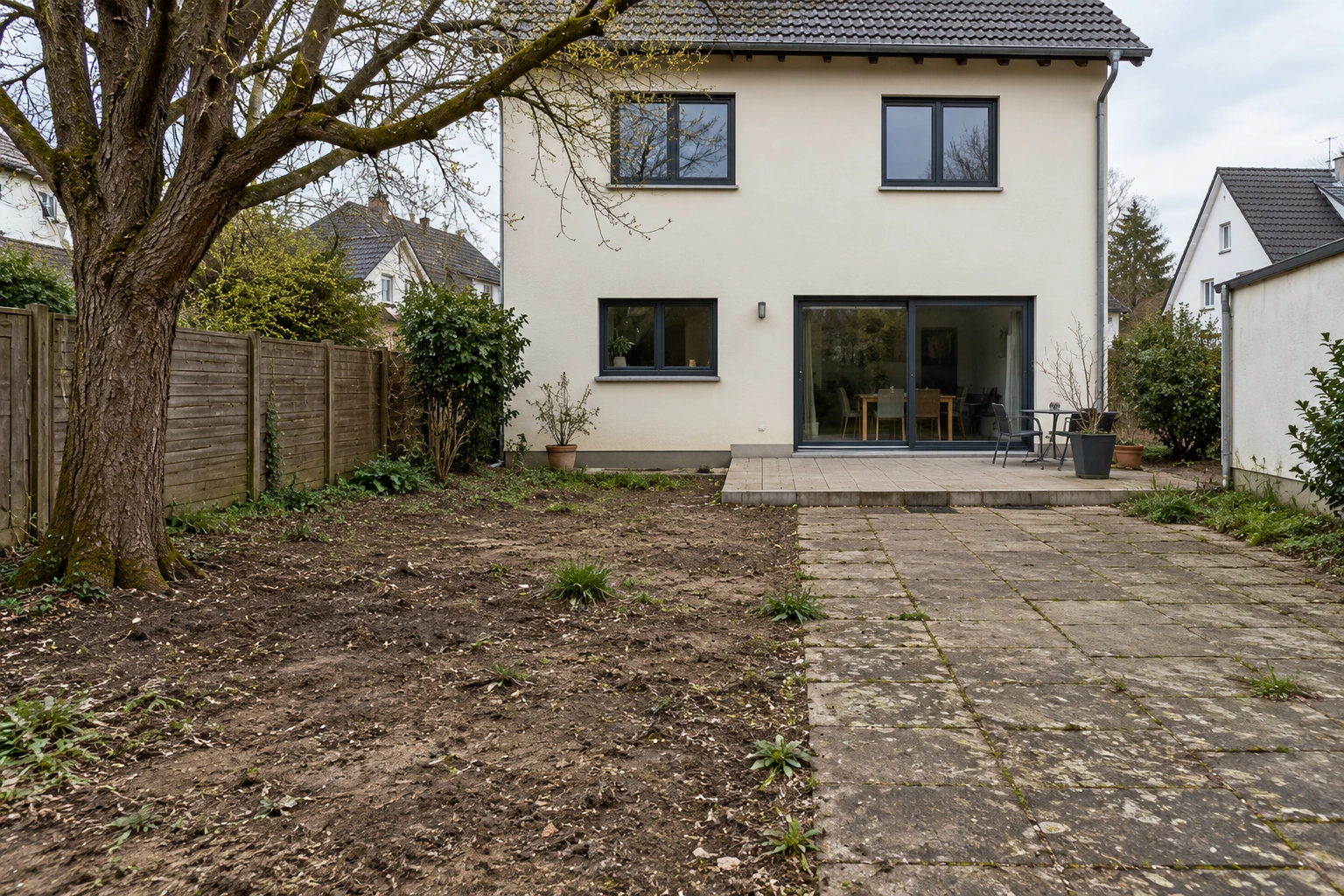 Derselbe Beispielgarten vor der Gestaltung